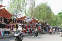 Chợ cóc vẫn tấp nập trước ngày xóa sổ