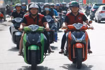 Con gái thích con trai thế nào: Đi SH hay Jupiter?