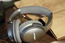 Top 4 tai nghe khử tiếng ồn giá "chat" ở Việt Nam