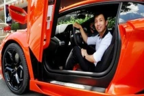 Thân thế đình đám thiếu gia khiến giới siêu xe "nổi loạn"