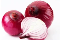 Cắt củ hành tây làm 6 rồi đổ giấm lên, kết quả thật tuyệt vời
