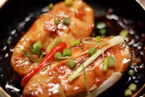 Công thức làm cá thu kho nước chè tươi ngon lạ