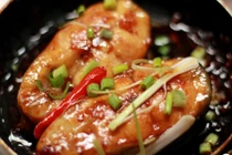 Công thức làm cá thu kho nước chè tươi ngon lạ