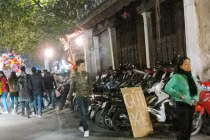 Thu tiền khủng từ dịch vụ “chém tuốt” đêm Noel