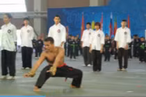 Xem võ sĩ đeo vòng sắt nặng đánh quyền Đại phục hổ