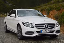 Mercedes C-Class mới “ăn” xăng chỉ bằng xe máy