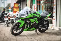 Cơn sốt Kawasaki Ninja 300 Special Edition vừa về Hà Nội