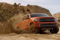 Vẻ hầm hố và dũng mãnh của Toyota Tundra 2015