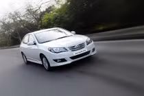 Hyundai mạnh tay giảm giá Avante, Accent ở VN