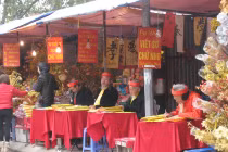 Điểm danh giá sốc quanh phủ thiêng Tây Hồ