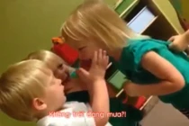 Sướng tai nghe 3 bé siêu dễ thương tranh luận