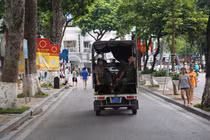 Xe biển xanh không được vào “phố đi bộ” hồ Gươm