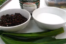 Tự tay làm sữa chua nếp cẩm ngon tuyệt tại nhà