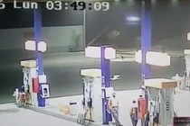 Sinh vật lạ bí ẩn lảng vảng tại trạm xăng ở Peru