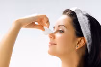 Thoa hỗn hợp này lên mũi, mụn đầu đen chi chít sẽ sạch bóng