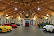 Tận mục garage siêu xe đẹp như mơ giá 4 triệu đô