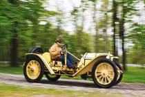 Khám phá siêu xe già hơn 100 tuổi