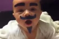 Chuyện gì xảy ra khi các ông bố ở nhà chăm con?