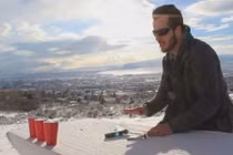 Độc đáo trình diễn âm nhạc bằng súng và cốc nhựa