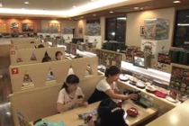 Xem cách vận hành một nhà hàng sushi băng chuyền ở Nhật