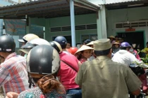 Con trai giết mẹ rồi giấu xác vào lu nước