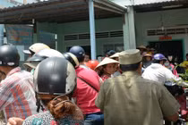 Con trai giết mẹ rồi giấu xác vào lu nước