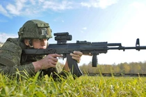 Uy lực đáng kinh ngạc của súng tiểu liên AK-12 mới