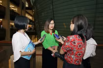 ĐBQH Hà Ánh Phượng: "Nhà trường đừng đặt nặng thành tích, xã hội bớt phán xét đi"