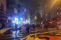 Hà Nội: Nổ kinh hoàng ở cửa hàng sửa xe máy, 3 người bị thương