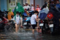 Dự báo thời tiết ngày 14/9: Mưa lớn cục bộ, nhiều nơi có lốc sét