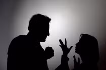 Trả thù vợ đê hèn của gã chồng đốn mạt