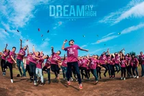 Ảnh kỷ yếu vô cùng hài hước, vui nhộn của lớp chuyên Lý