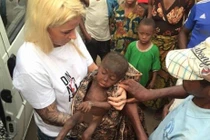 Xúc động ngày đầu đi học của cậu bé "Hy vọng"