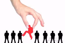 Vì sao tinh giảm biên chế nhiều lần mà không được?