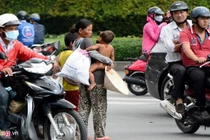 Trẻ em, người già bị chăn dắt ăn xin ở Sài Gòn