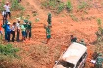 Vụ xe bị lũ cuốn: Khởi tố, bắt tạm giam lái xe