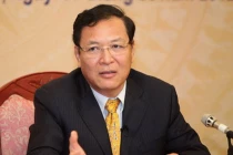 Bộ trưởng Phạm Vũ Luận được “tung hoa” sau phát ngôn bằng giả