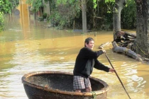 Từ sáng nay, lũ ở sông suối miền Trung rút dần
