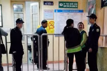 Hình phạt nào cho em trai ngáo đá cưa chân chị?