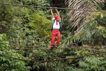 Nghìn lẻ kiểu liều mạng băng rừng, vượt sông đi học