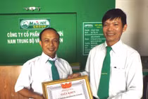 Tài xế taxi trả 6.000USD cho khách Nhật để quên