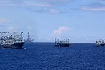 Tàu TQ co cụm quanh giàn khoan, không dám ngăn cản tàu VN