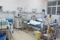 5 học sinh rủ nhau tắm sông, 1 chết đuối, 1 nguy kịch