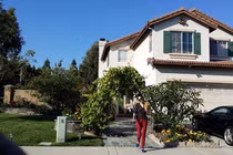 Biệt thự triệu đô rợp hoa trái của gia đình Thu Phương ở Mỹ