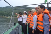 Các tỉnh miền Trung căng mình chống bão số 8