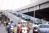 “Đường trên cao hoành tráng, tốn kém, nhưng mấy người đi“