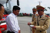 “Bêu” người vi phạm giao thông trên báo: xâm phạm danh dự?