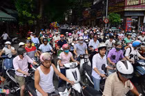 Đường phố ùn tắc trước giờ tổng duyệt diễu binh 2/9