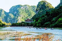 24 giờ du xuân trên quê hương "Tuyệt tình cốc"