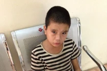 Gia đình không nhận lại bé ngất xỉu được CSGT cứu